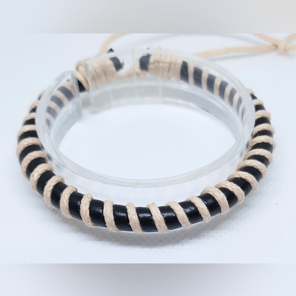 Men's bracelet leather layered black white‎ new e98